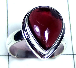 Sterling silver Garnet Ring-ss5r122