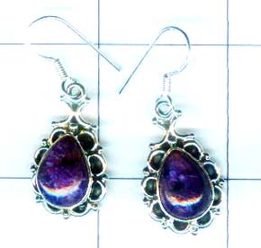 A unique silver gemstone earrings of handmade product-w9e017